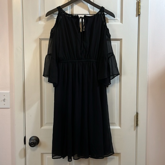 torrid Open Shoulder Midi Dress w/ Lace Trim - Size 00 - Picture 5 of 9